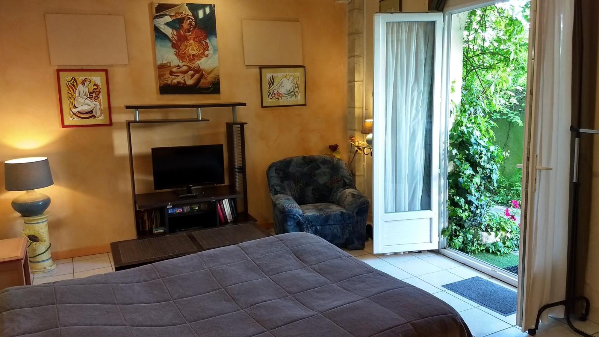 Logement Tranquille Et Frais Proche Gare Au Rdc Saumur Ngoại thất bức ảnh
