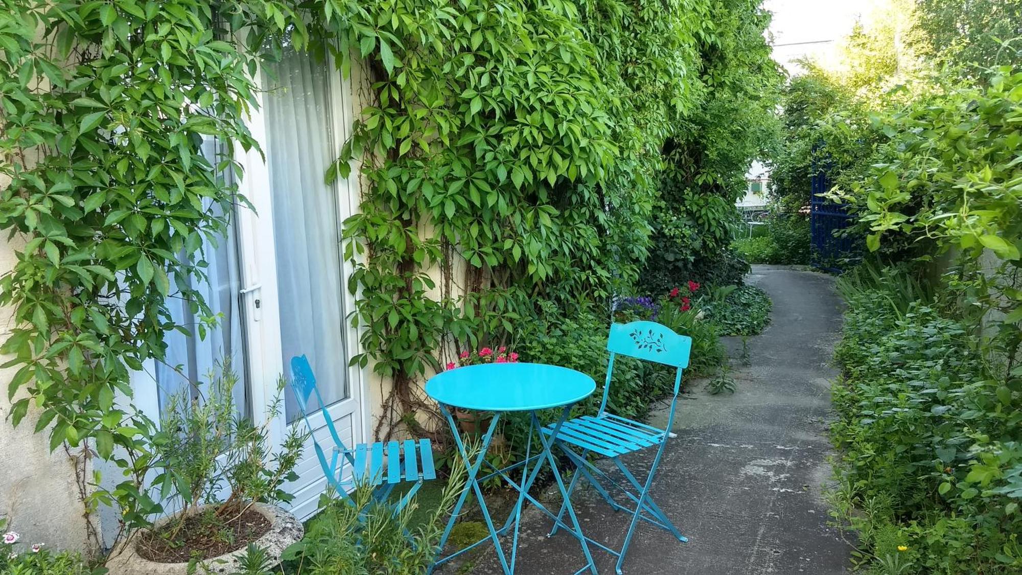 Logement Tranquille Et Frais Proche Gare Au Rdc Saumur Ngoại thất bức ảnh