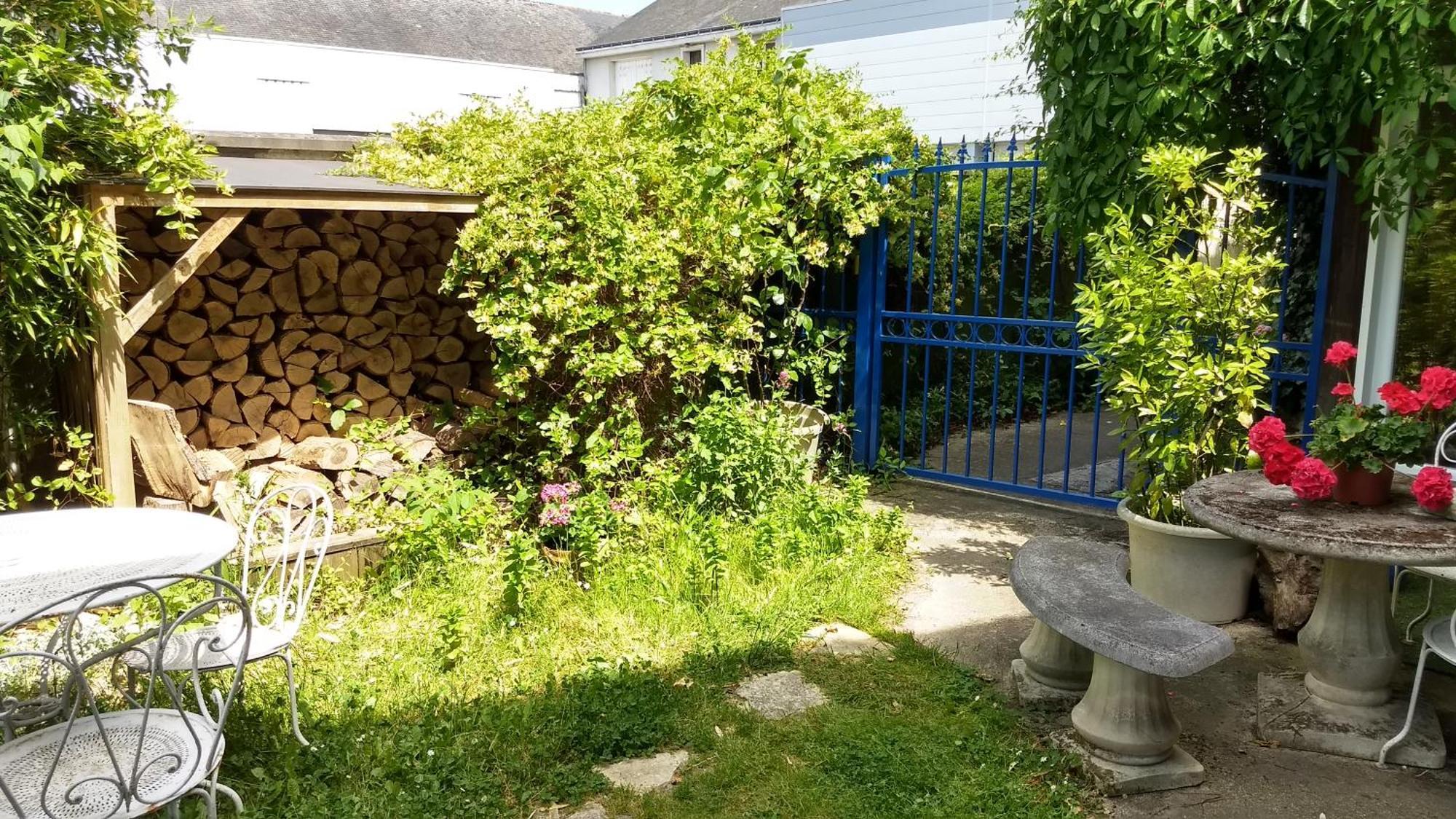 Logement Tranquille Et Frais Proche Gare Au Rdc Saumur Ngoại thất bức ảnh